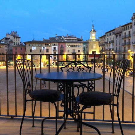 Apartaments Vicus 3 Con Vistas A La Plaza Mayor De Вик Экстерьер фото
